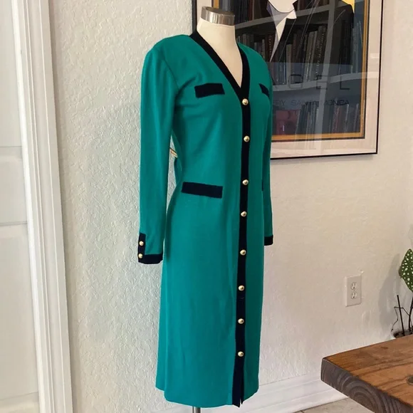 Authentic Original Vintage Style Green Midi Dress with Black Accents - Picture 14 of 16